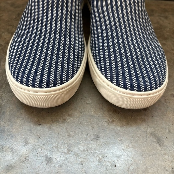 Rothy’s Blue & White Striped Slip on Shoes Size 8.5 - Picture 2 of 13